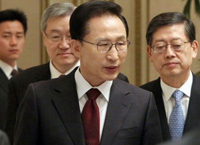 Người nhà nạn nhân MH370 an ủi thân nhân hành khách MH17