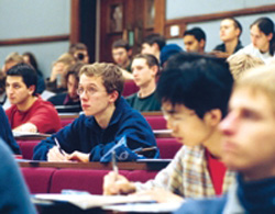 Người nhà nạn nhân MH370 an ủi thân nhân hành khách MH17