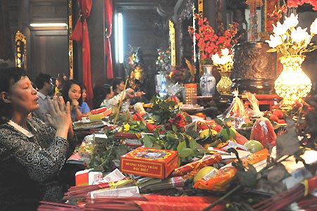 Người nhà nạn nhân MH370 an ủi thân nhân hành khách MH17