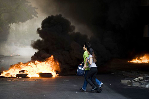 Người nhà nạn nhân MH370 an ủi thân nhân hành khách MH17