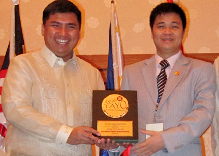 Người nhà nạn nhân MH370 an ủi thân nhân hành khách MH17