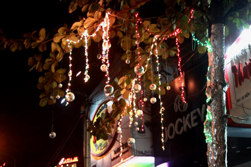 Người nhà nạn nhân MH370 an ủi thân nhân hành khách MH17