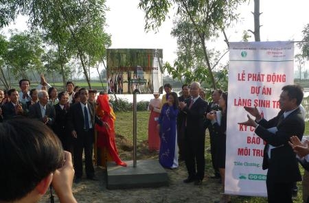 Người nhà nạn nhân MH370 an ủi thân nhân hành khách MH17