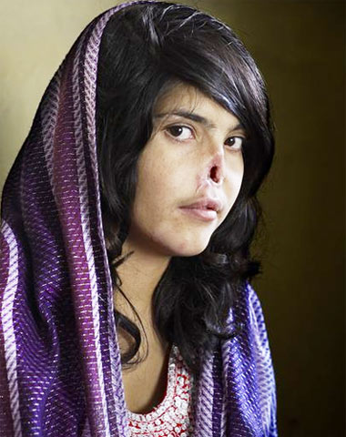 Người nhà nạn nhân MH370 an ủi thân nhân hành khách MH17